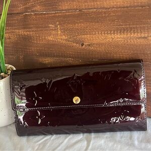 #061 LV VERNIS LONG WALLET
